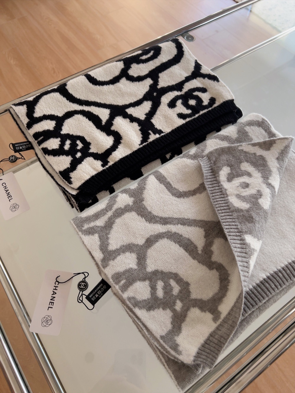 Chanel scarf 32X185cm 10%羊绒 90%羊毛 E34